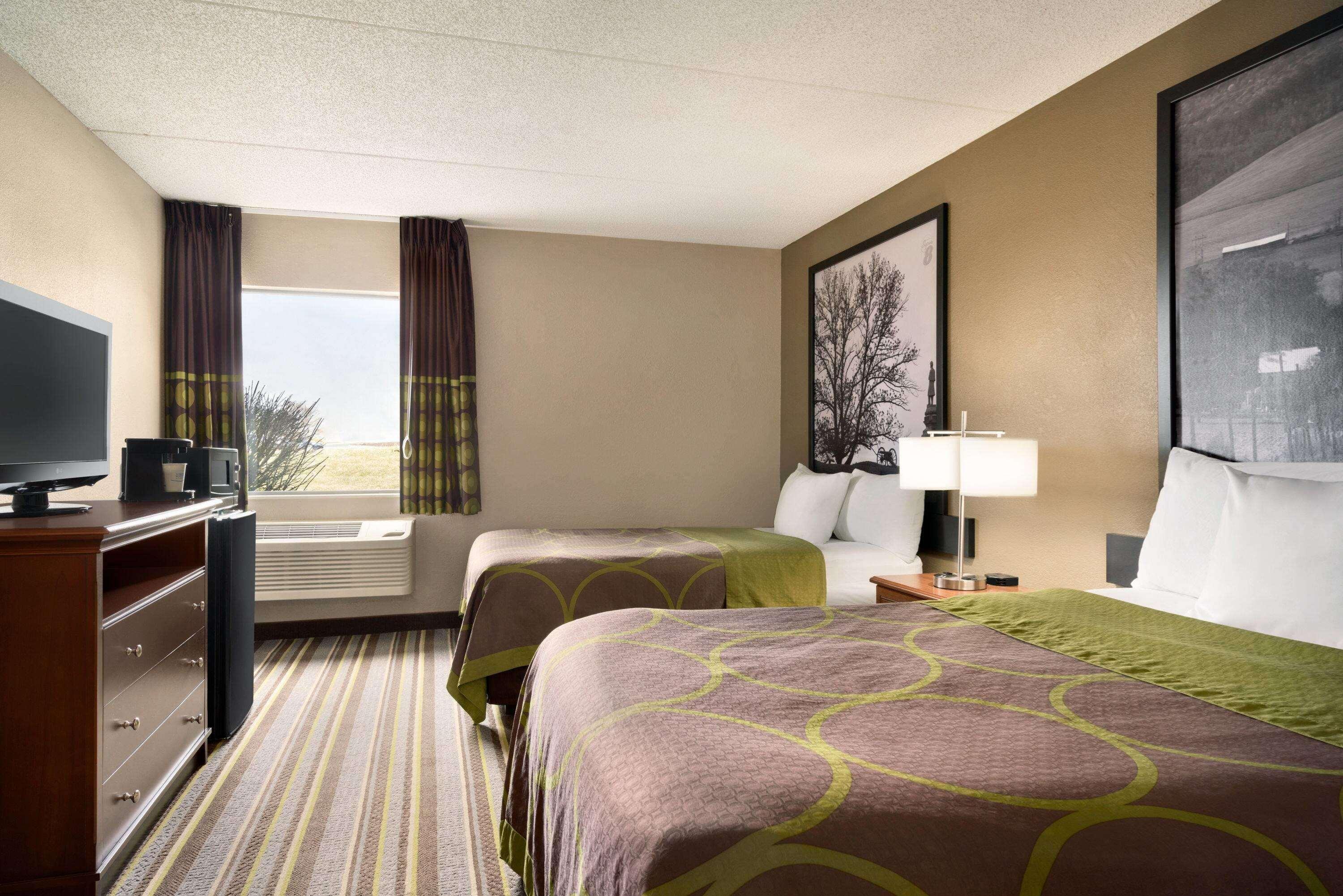 ซูเปอร์ 8 บาย วินด์แฮม แชมเบอร์สเบิร์ก I-81 Hotel ภายนอก รูปภาพ