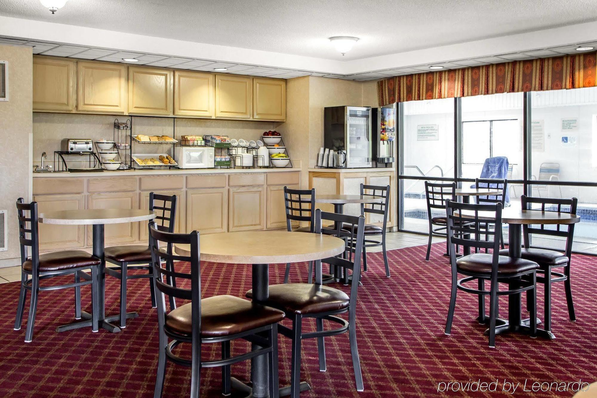 ซูเปอร์ 8 บาย วินด์แฮม แชมเบอร์สเบิร์ก I-81 Hotel ภายนอก รูปภาพ