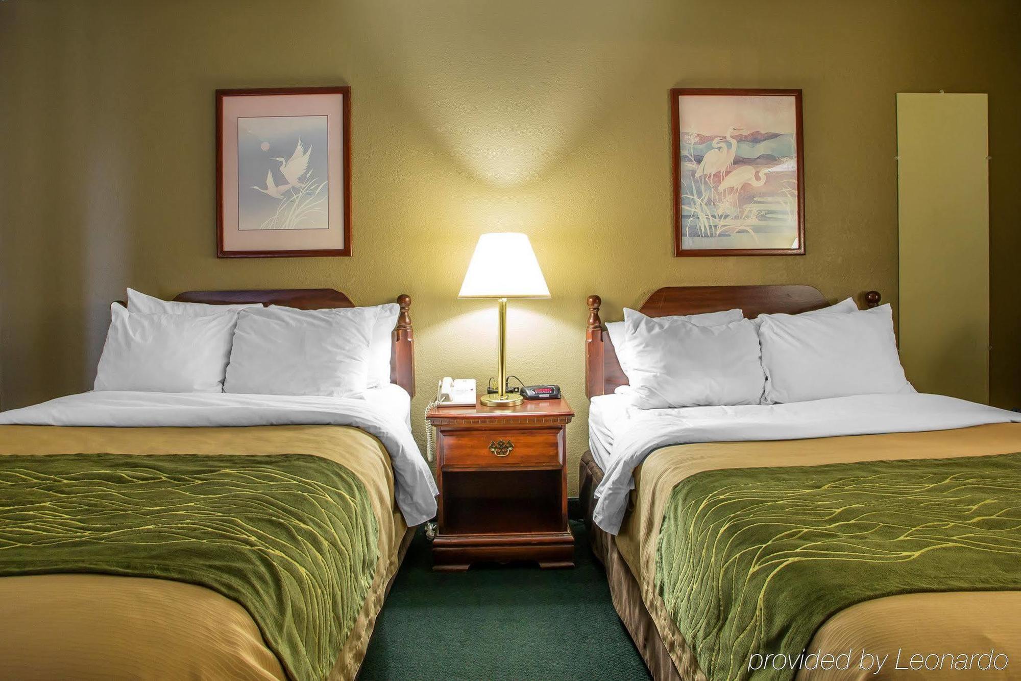 ซูเปอร์ 8 บาย วินด์แฮม แชมเบอร์สเบิร์ก I-81 Hotel ภายนอก รูปภาพ