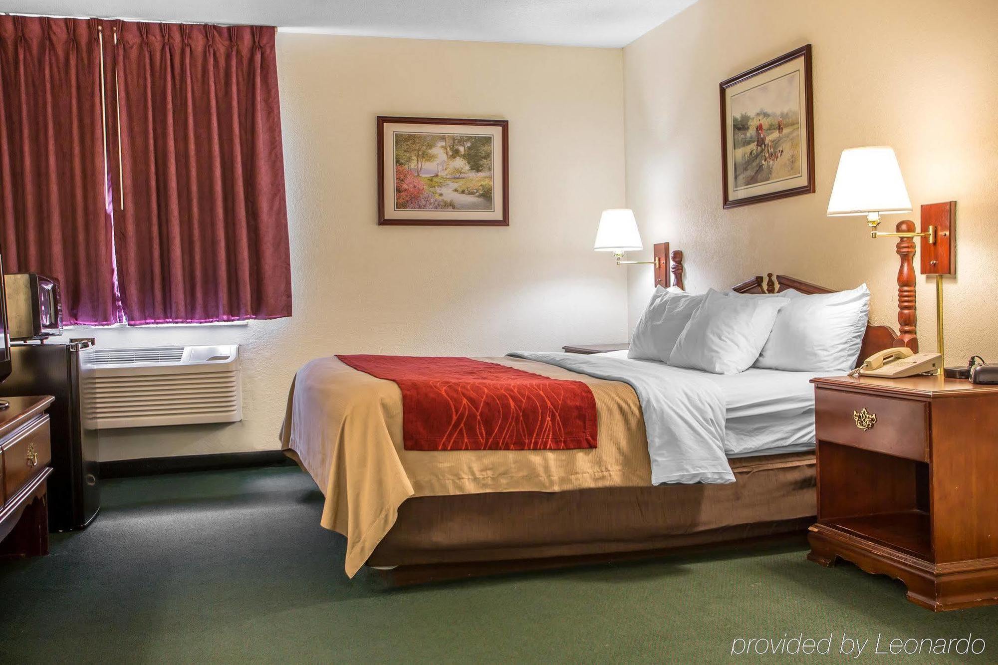ซูเปอร์ 8 บาย วินด์แฮม แชมเบอร์สเบิร์ก I-81 Hotel ภายนอก รูปภาพ