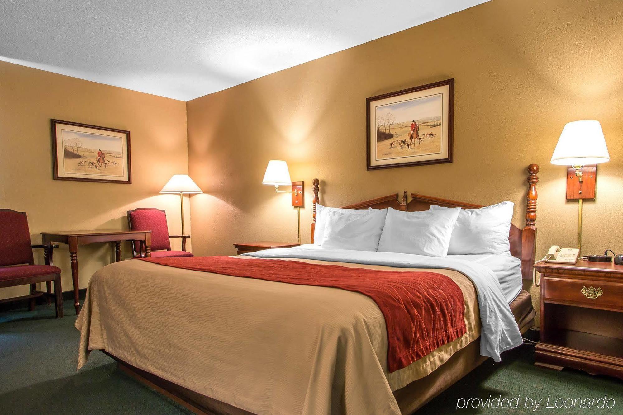ซูเปอร์ 8 บาย วินด์แฮม แชมเบอร์สเบิร์ก I-81 Hotel ภายนอก รูปภาพ